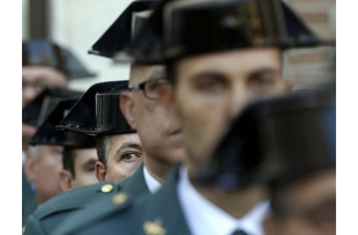 readmitidos dos aspirantes a guardia civil considerados no aptos por daltonismo leve